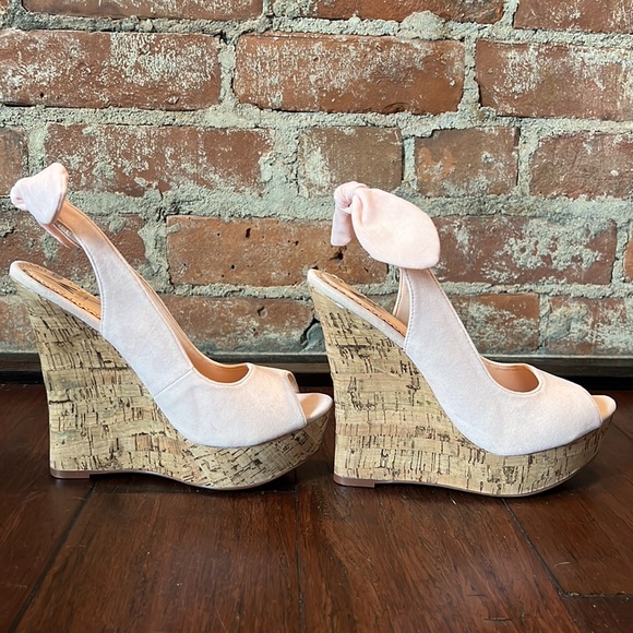 Brand New Blush Peep Toe Wedge - Picture 5 of 7